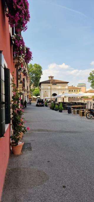 Storico Alloggio Fronte Piazza In Borgo Portello Pádua Exterior foto